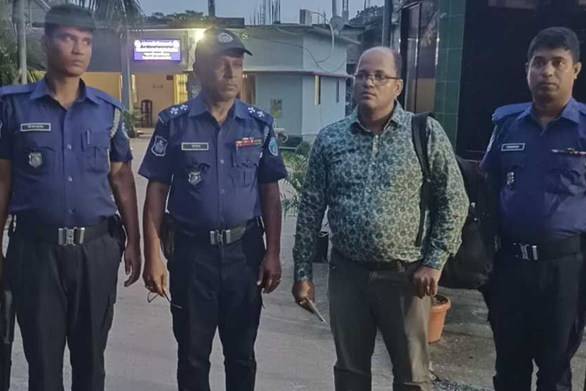 ভারতে পালানোর চেষ্টা, এস আলম গ্রুপের কর্মকর্তা গ্রেফতার