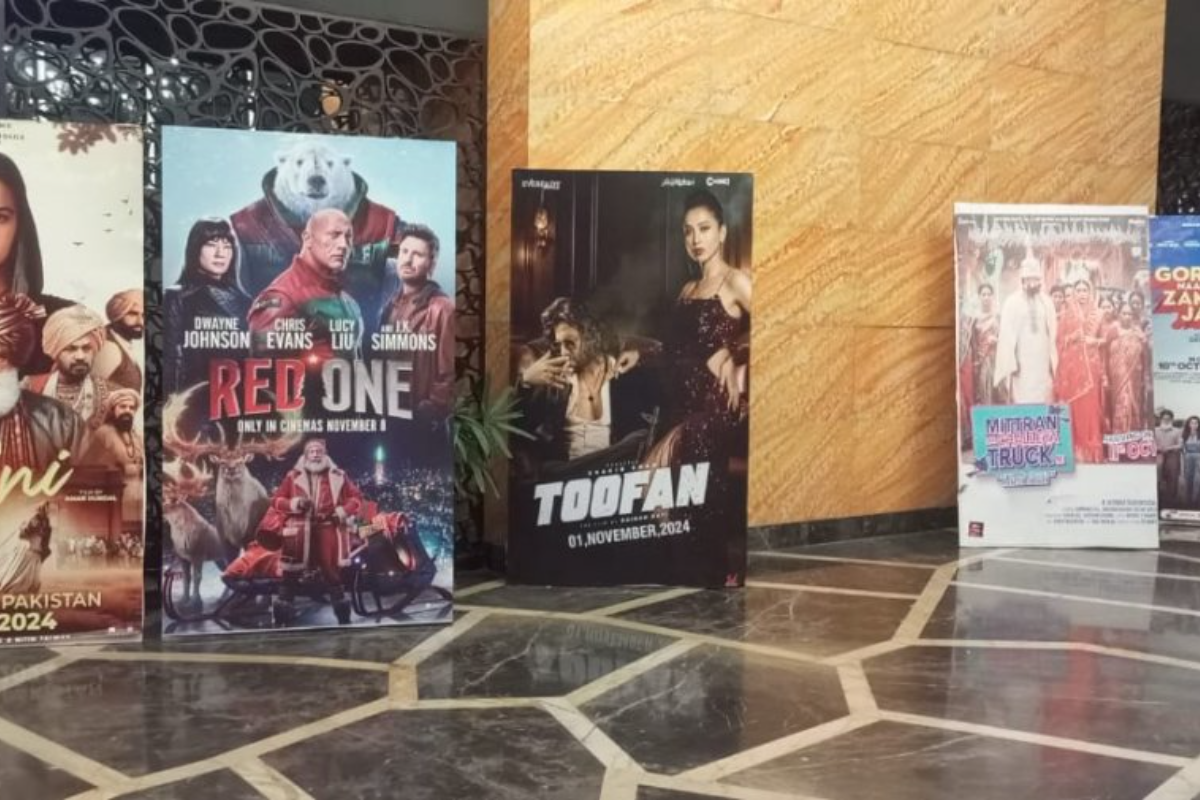 পাকিস্তানের ৪৩ প্রেক্ষাগৃহে ‘তুফান’