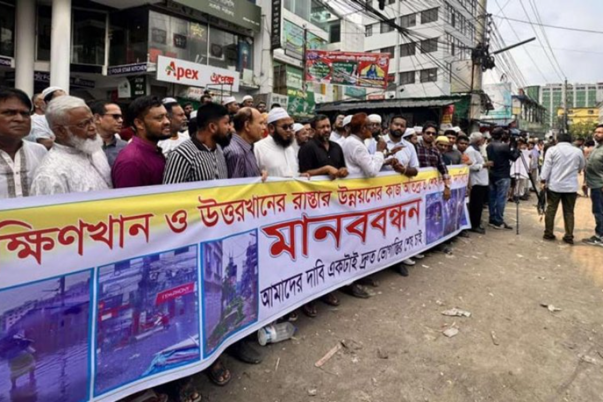 রাস্তায় দুর্ভোগ: ডিএনসিসি ঘেরাওয়ের হুঁশিয়ারি দক্ষিণখান-উত্তরখানবাসীর