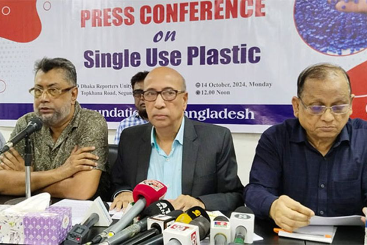 পলিথিন নিষিদ্ধে ২০৩০ সাল পর্যন্ত সময় চান ব্যবসায়ীরা