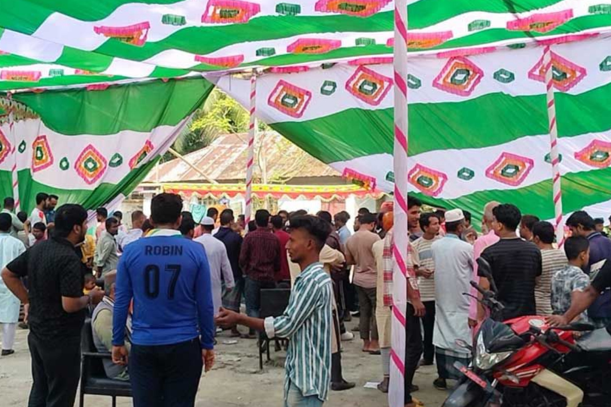 বিএনপি নেতা এ্যানিকে দাওয়াত না দেওয়ায় মাহফিল বন্ধ