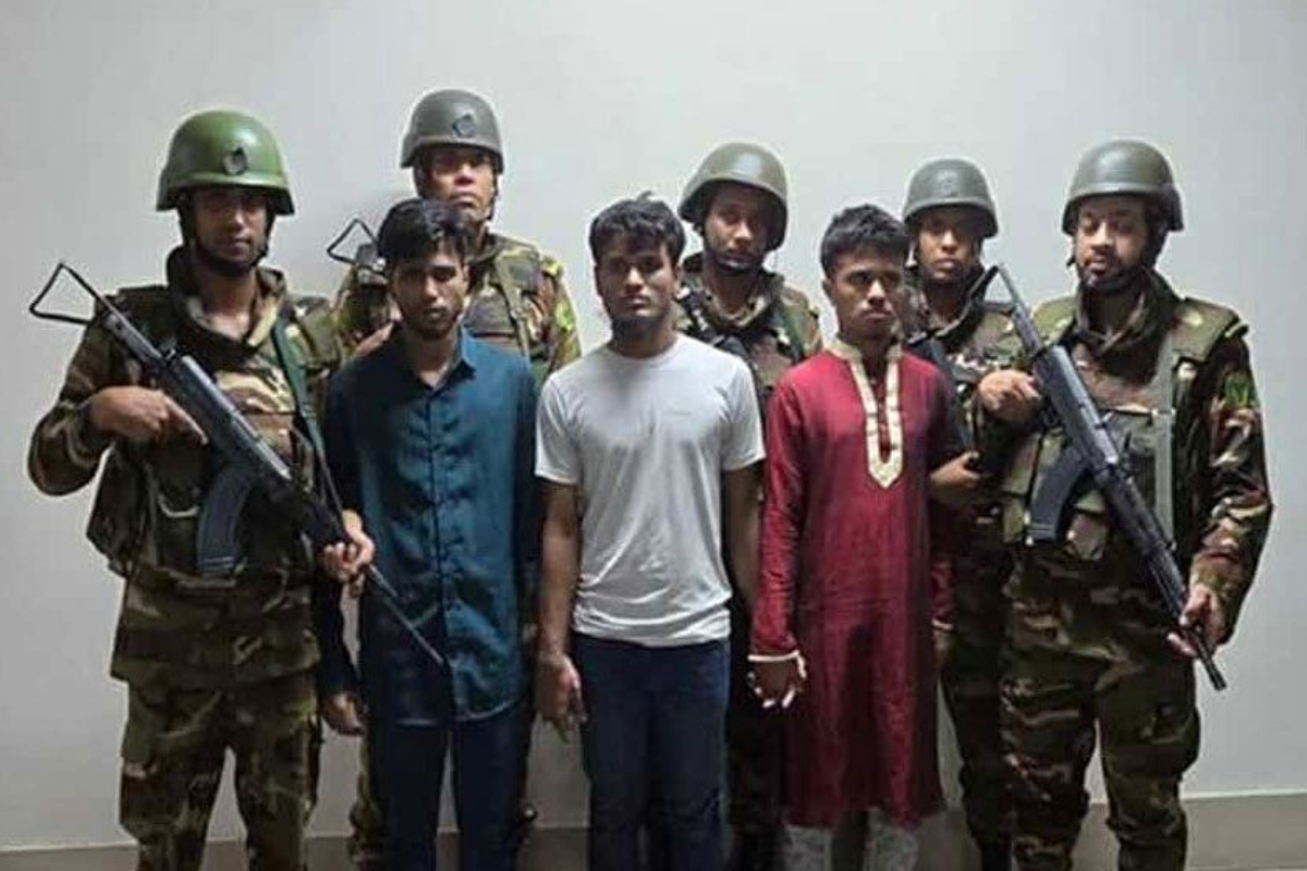 মিরপুরে সেনাবাহিনী ও পুলিশের গাড়িতে আগুন, গ্রেফতার ৩