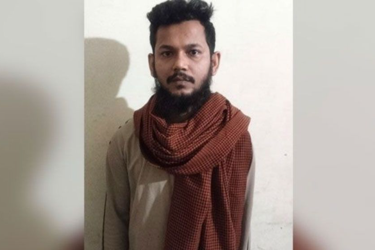 মাকে হত্যার পর থানায় ছেলের আত্মসমর্পণ