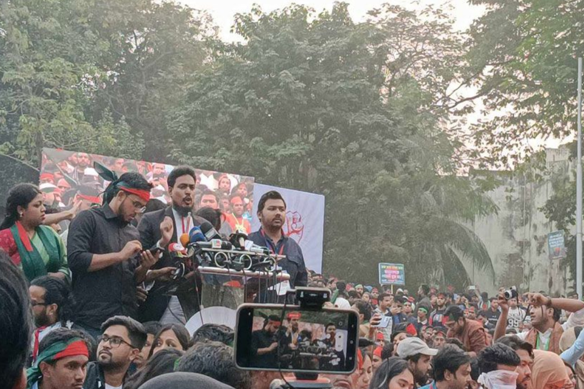 ১৫ জানুয়ারির মধ্যে অভ্যুত্থানের ঘোষণাপত্র পাঠ করতে হবে: আখতার