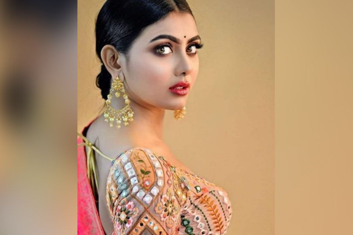 শাকিবের পর এবার দেবের সঙ্গে ইধিকা পালের জুটিও হিট