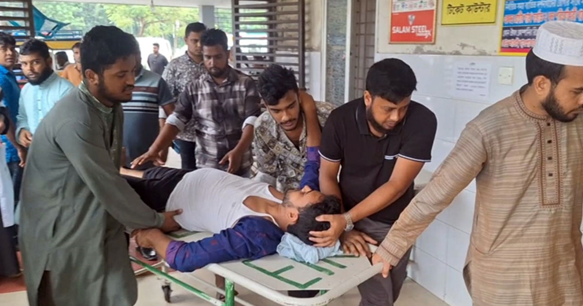 বরিশালে ছাত্রদল-ছাত্রশিবির সংঘর্ষ, আহত ২৫