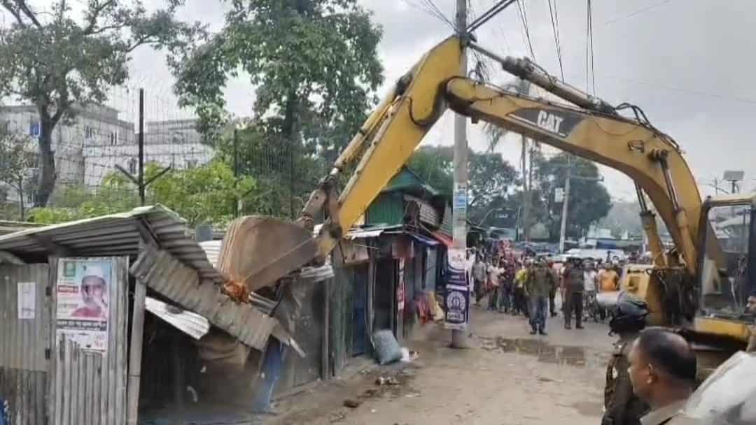 কালিয়াকৈরে বন বিভাগের উচ্ছেদ অভিযান