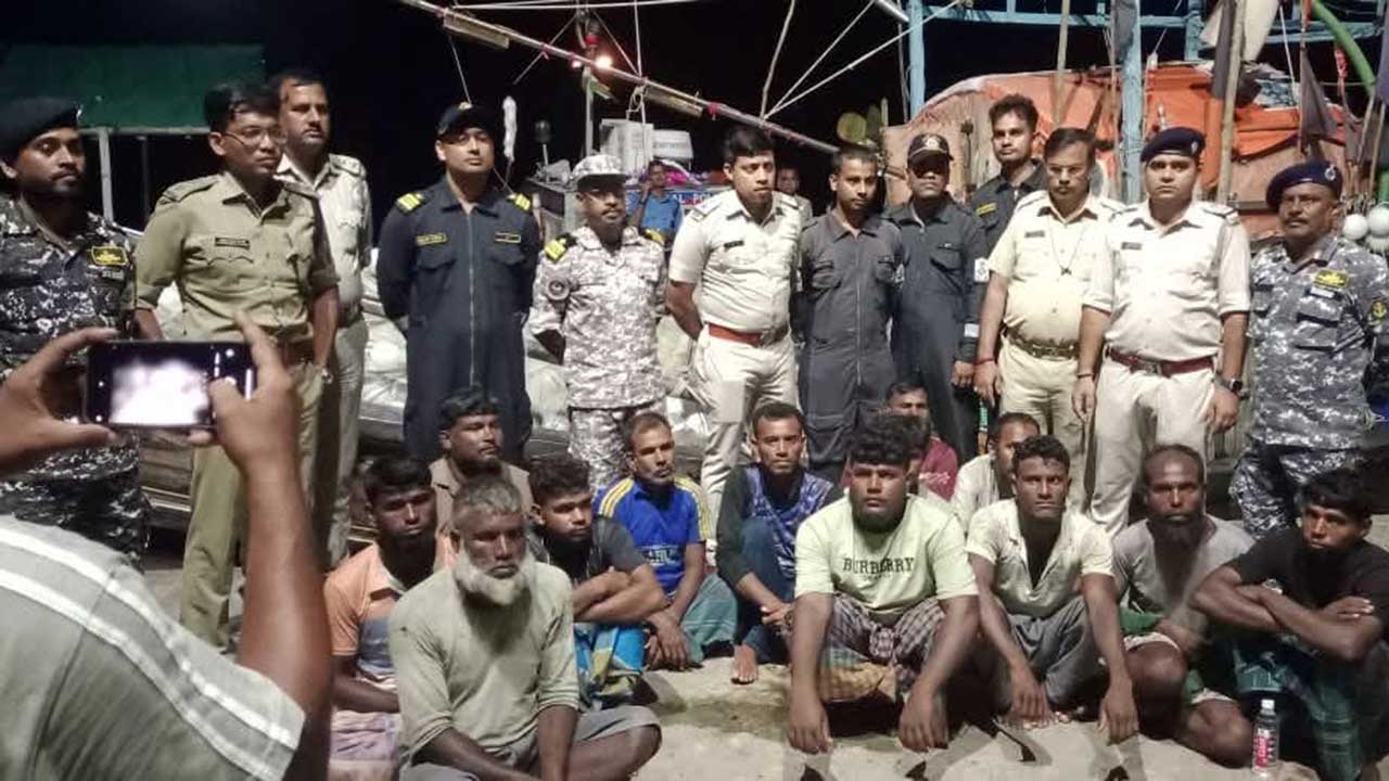 ভারতের কারাগারে বাংলাদেশি ১৩ জেলে