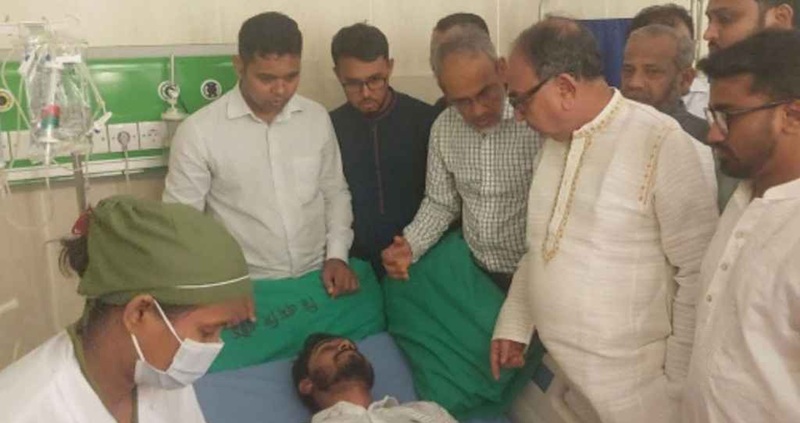 ঢামেকে গিয়ে নুরকে সাহস দিলেন মির্জা আব্বাস
