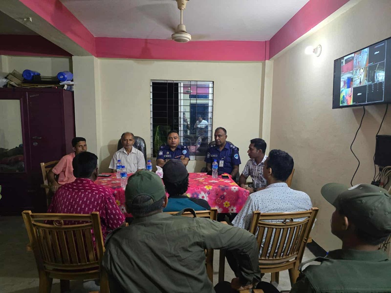 দুর্গাপূজাকে সামনে রেখে মন্দির পরিদর্শন করলেন ওসি ইকবাল বাহার চৌধুরী