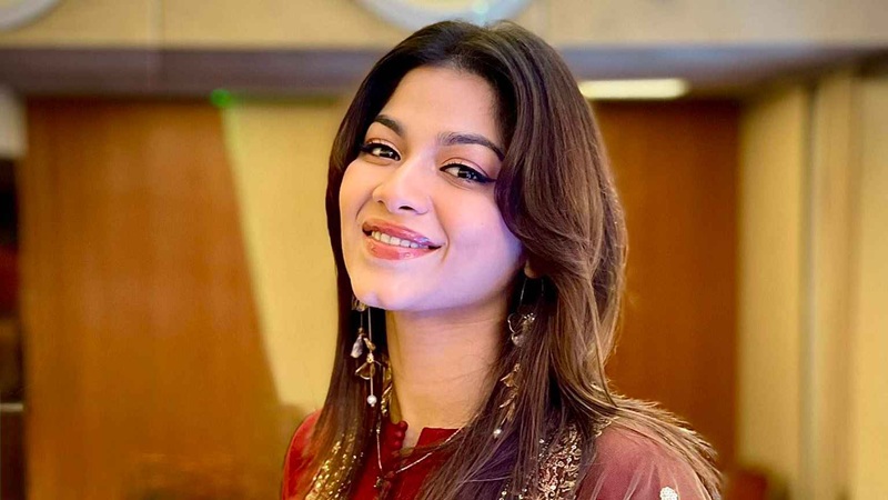 এত খেয়েও আমার ওজন বাড়েনি : পারসা ইভানা