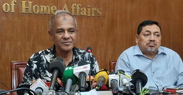ডাকসু নির্বাচন জাতীয় নির্বাচনের মডেল হতে পারে: স্বরাষ্ট্র উপদেষ্টা