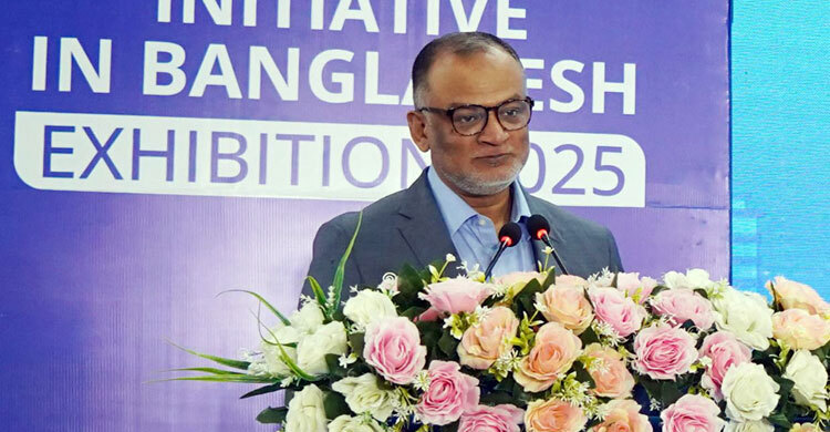 নিম্নমানের বাণিজ্যিক যানবাহনের কারণে জনগণ চরম ঝুঁকিতে রয়েছে: বাণিজ্য উপদেষ্টা