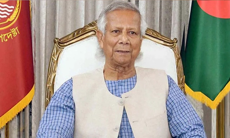 ঢাকেশ্বরী মন্দির পরিদর্শন করেছেন প্রধান উপদেষ্টা