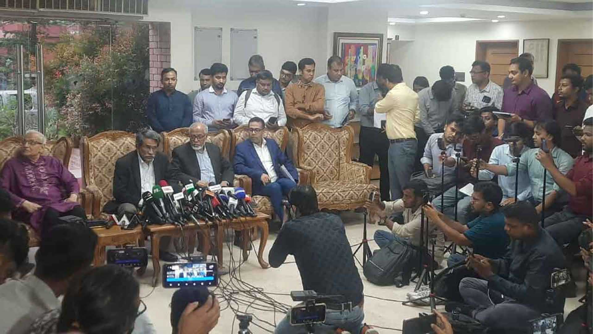 জুলাই সনদ বাস্তবায়নে গণভোটের পক্ষে রাজনৈতিক দলগুলো একমত
