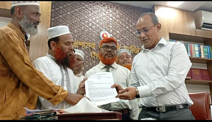 পিআর পদ্ধতিতে নির্বাচনসহ পাঁচ দফা দাবিতে সিরাজগঞ্জে জামায়াতের বিক্ষোভ ও স্মারকলিপি