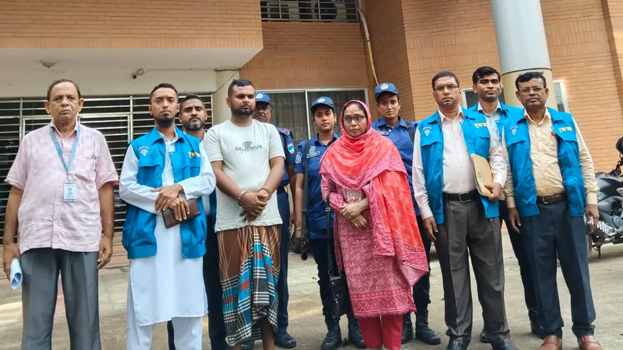 ঘুষের অভিযোগে গ্রেপ্তার কাস্টমস কর্মকর্তা বরখাস্ত